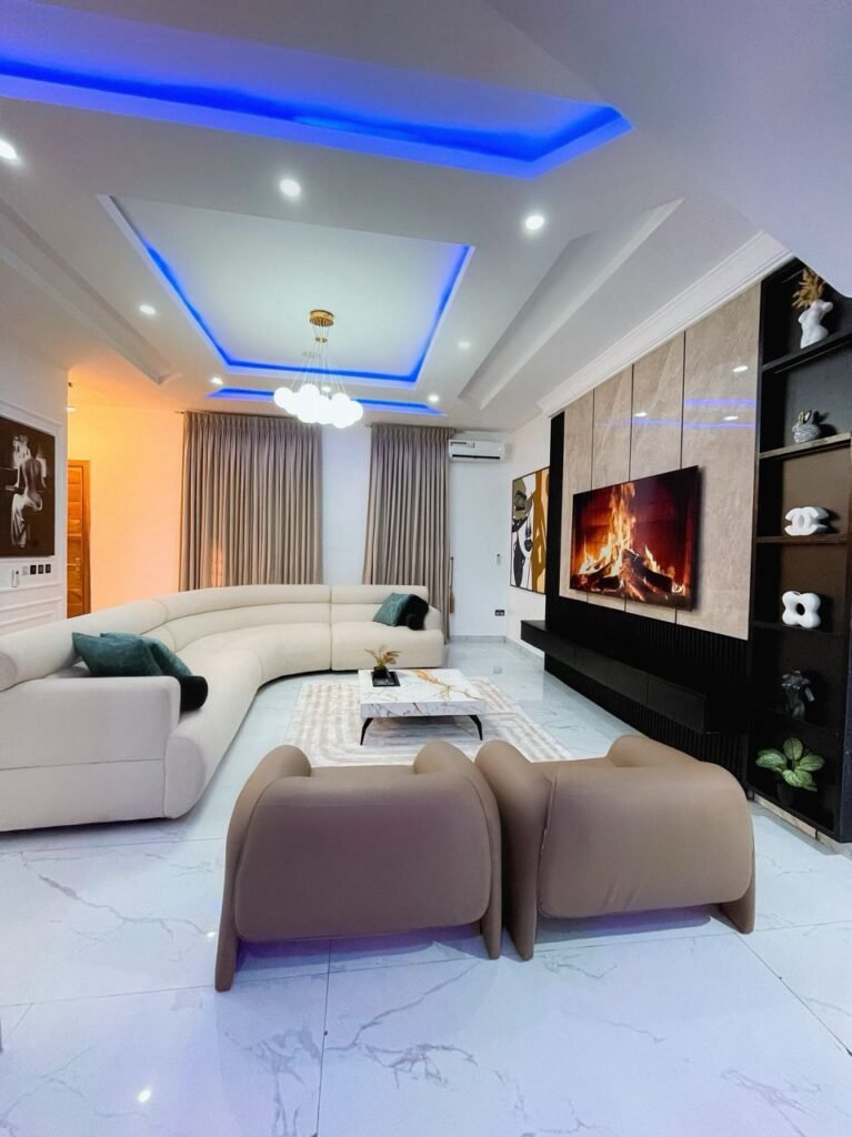 How To Use WhatsApp For Real Estate Deals Nigeria