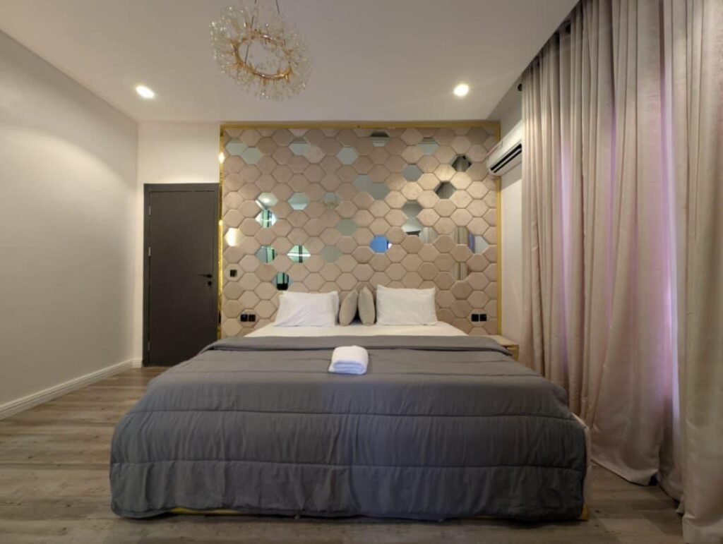 shortlet near malls in Lekki Phase 1