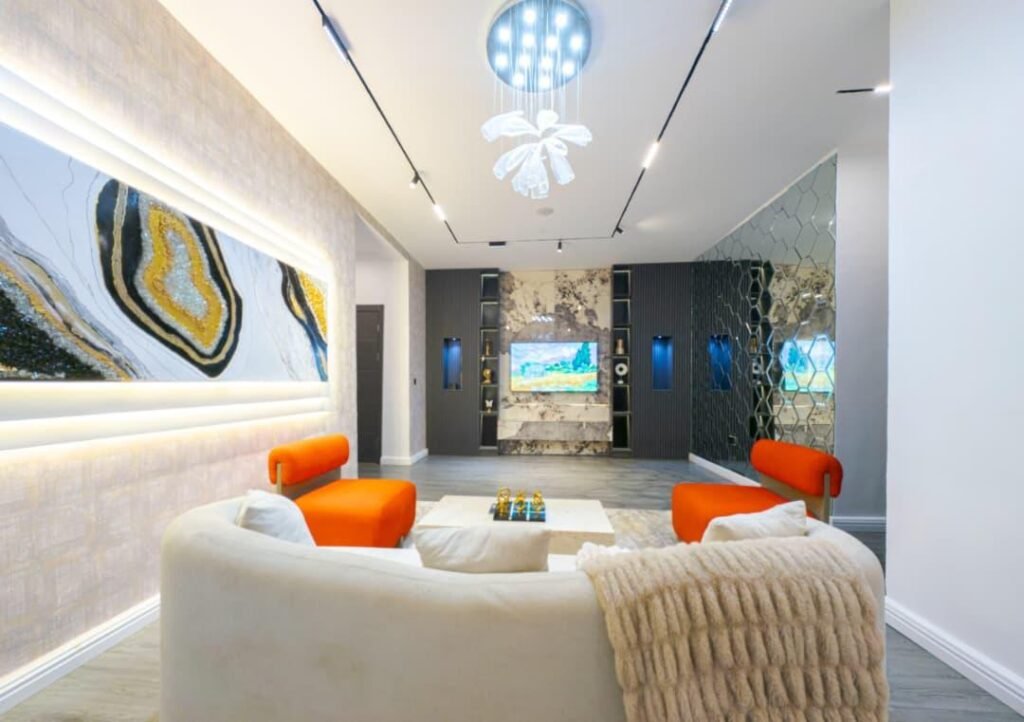 shortlet with pool and parking Lekki