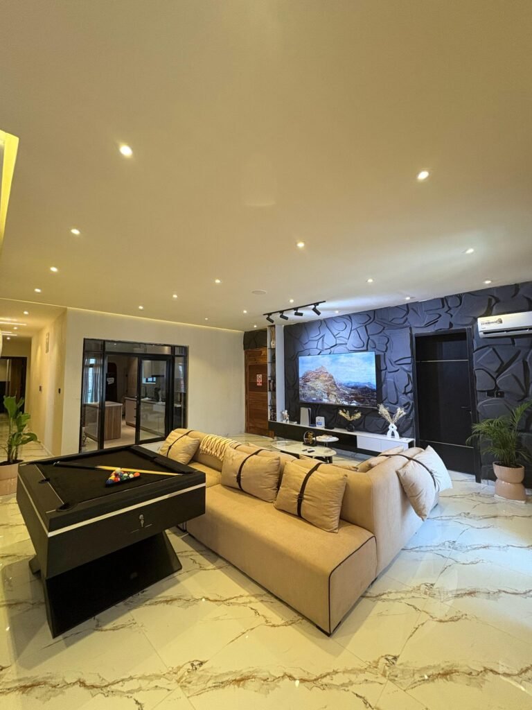 Airbnb with gym and pool Lekki